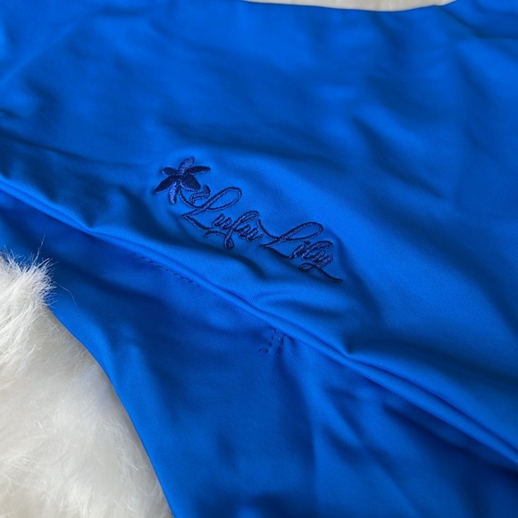 Brand new one piece cutout swim suit, size xs - Picture 3 of 4